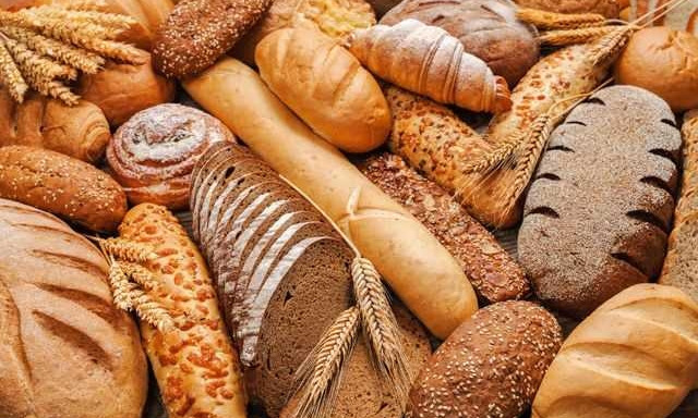 Сети одесских супермаркета уверяют, хлеб с земли на прилавки не попал