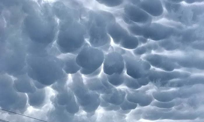 Под Одессой видели редкие облака необычной формы 