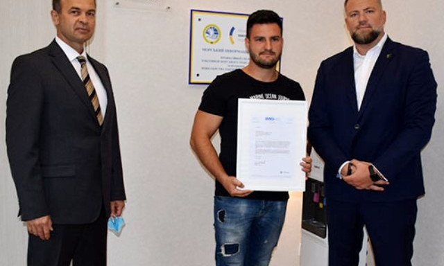 Первый в Украине: одессит получил награду IMO за борьбу с пиратами