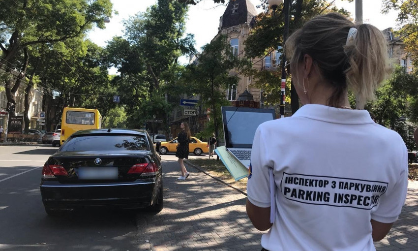 Одесситов призывают не платить "чёрным" парковщикам