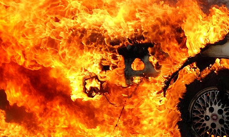 В Черноморске сгорели два авто на Парковой