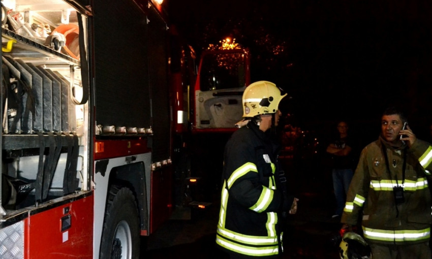 В Одессе ночью произошел пожар с пострадавшими (ФОТО, ВИДЕО)
