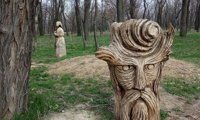 В Одессе появились грустные скульптуры 