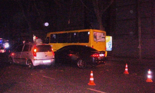 Авария на Ришельевской: столкнулись три автомобиля
