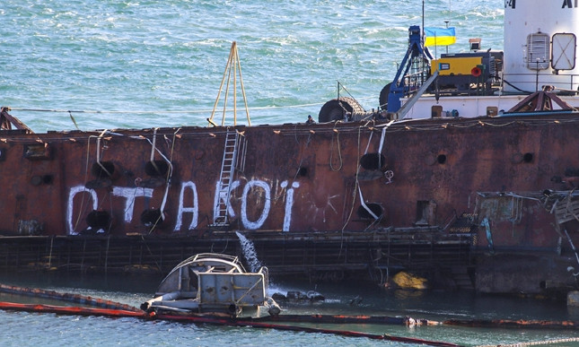 В Одессе танкер Delfi наконец поставили на киль 