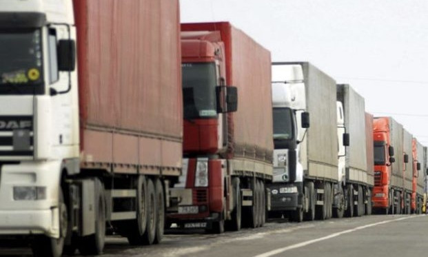 В Одессе водители грузовиков игнорируют запрет