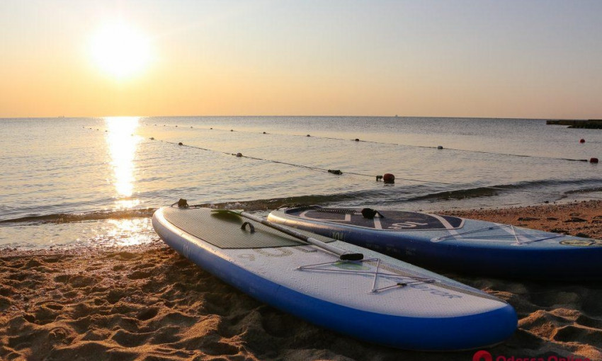 Доброе утро, Одесса, рассвет на пляже «Дельфин» (фото) 