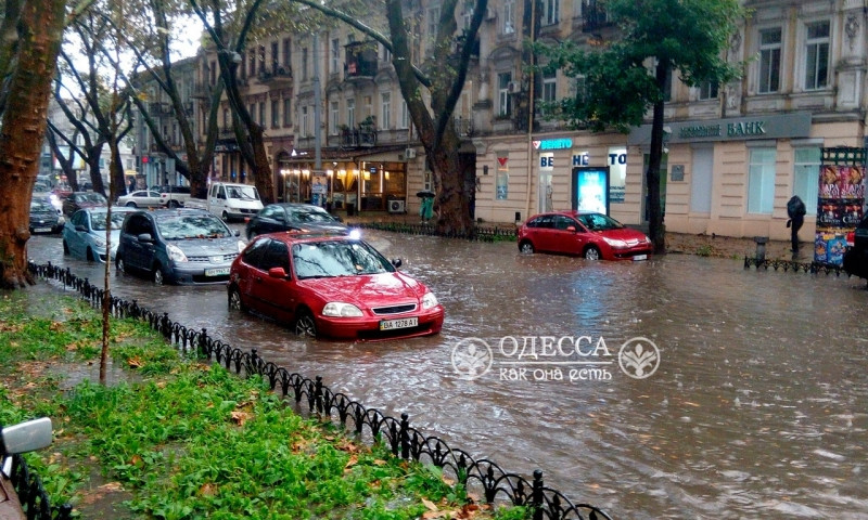 Ливень затопил центр Одессы