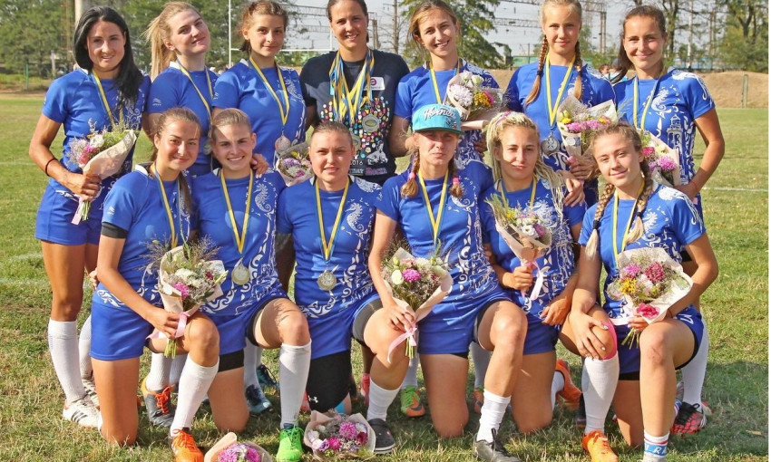 Спортивный подарок: одесские регбистки - на пъедестале почета Кубка Украины  
