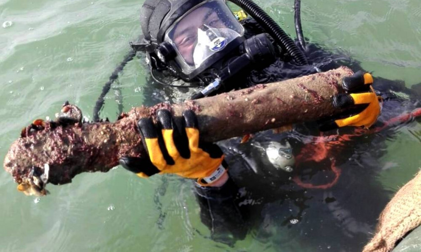 Из акватории Чёрного моря водолазы подняли большое количество взрывоопасных предметов