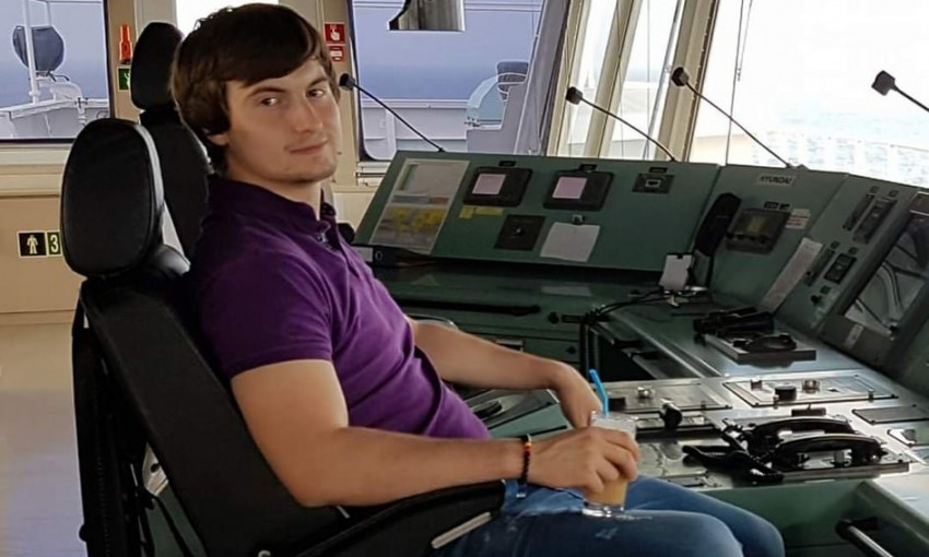 МИД Украины просит продолжить поиски моряка, пропавшего в Индийском океане