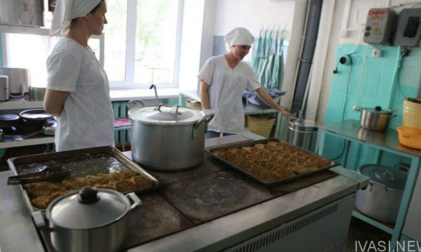 Еда с кишечной палочкой: в двух одесских детских садах обнаружили опасный микроорганизм 