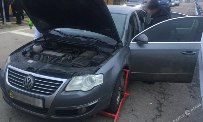 Угнанный в Одессе автомобиль пытались перегнать в Крым