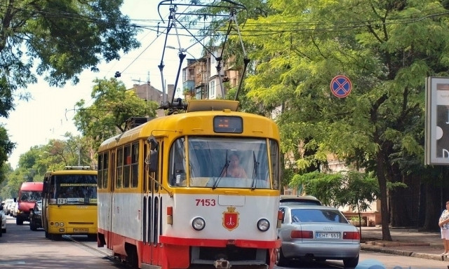В Одессе закрывают трамвайный и троллейбусный маршруты