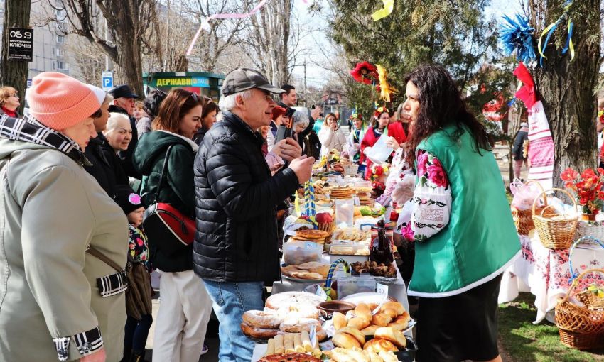 В Одессе медики провели благотворительную ярмарку: собрали 58 тысяч гривен на потребности ВСУ