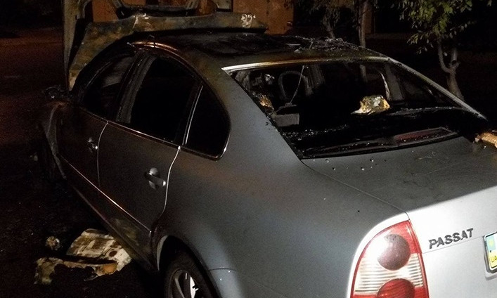 В Одессе начальнику налоговой сожгли машину