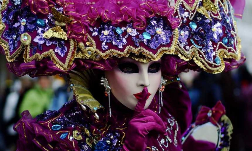 Один из лучших нарядов Венецианского карнавала соорудила одесситка