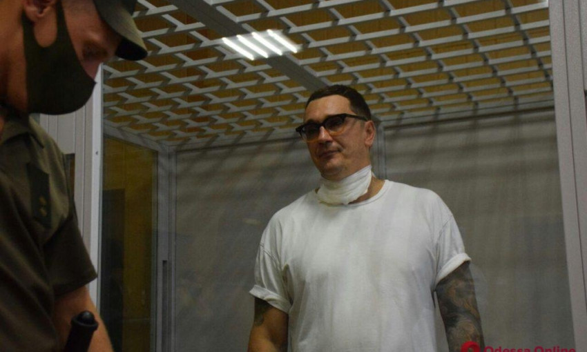 Одесский апелляционный суд отпустил домой раненного блогера Домбровского