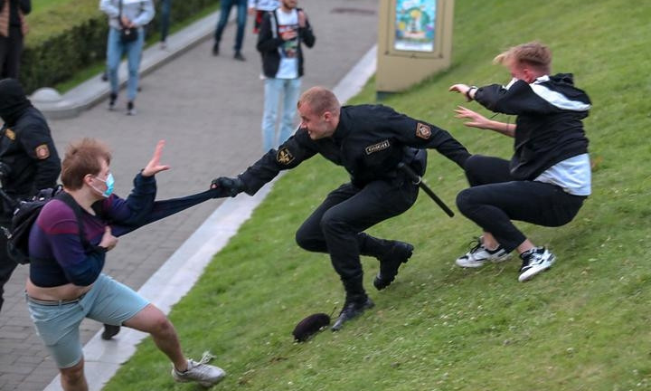 Беларусь протестует против нечестных выборов 