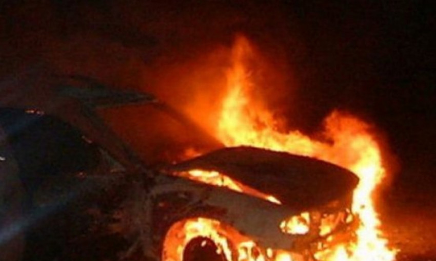 В Одессе вновь горела иномарка (ФОТО)