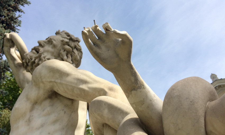 В Одессе вандалы повредили скульптуру 19 века