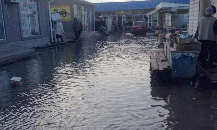 Уровень воды в Дунае снова поднялся: в Вилково затопило рынок