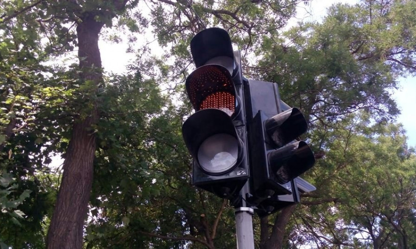Светофоры на Тираспольском шоссе наконец-то заработали
