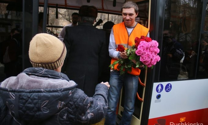 Как в Женский день развлекал одесситок троллейбусный маршрут №9