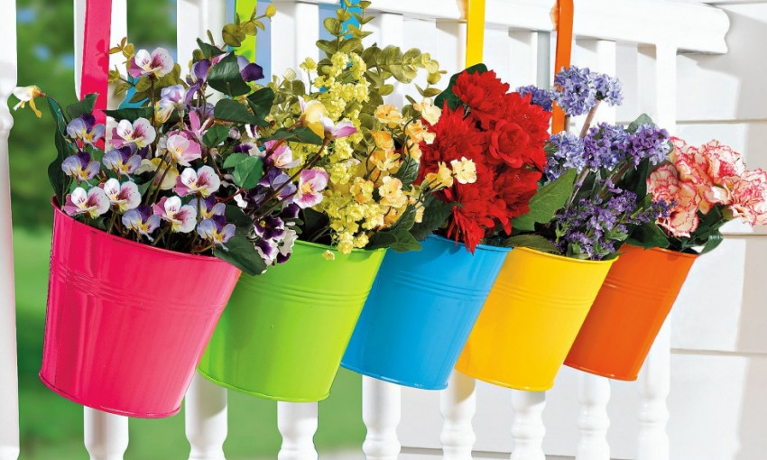Весеннюю Одессу украсят 240 подвесных ваз с цветами