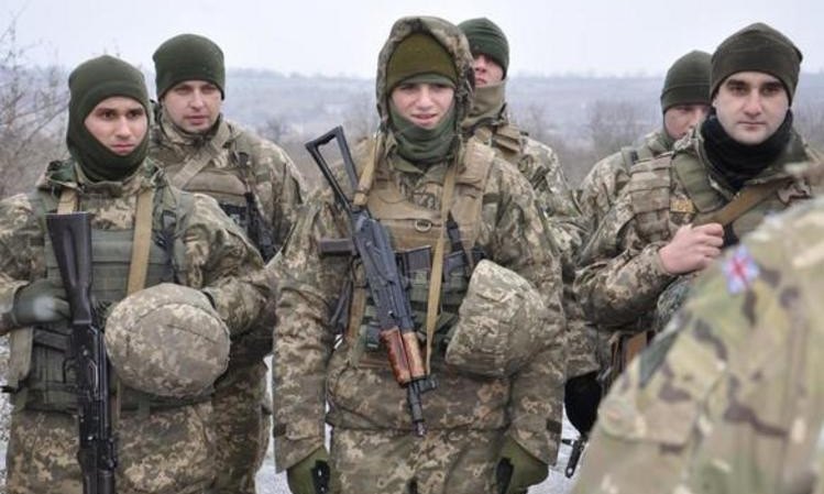 Британские инструкторы обучают украинских морских пехотинцев на военном полигоне Одесщины
