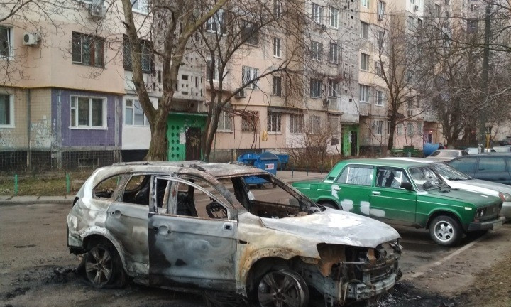 В Одессе горела очередная иномарка