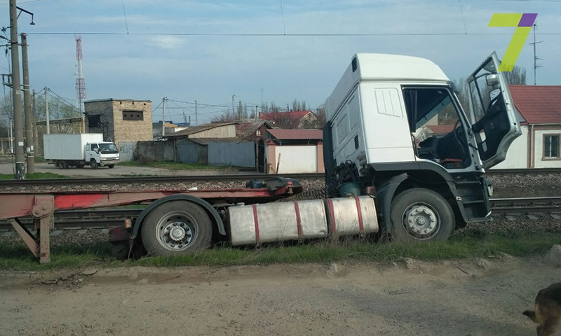 В Одессе произошло ДТП на железнодорожных путях (ФОТО)