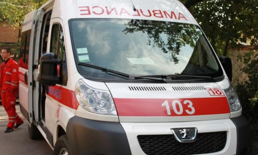 В Одесской области водитель попал под собственную легковушку 