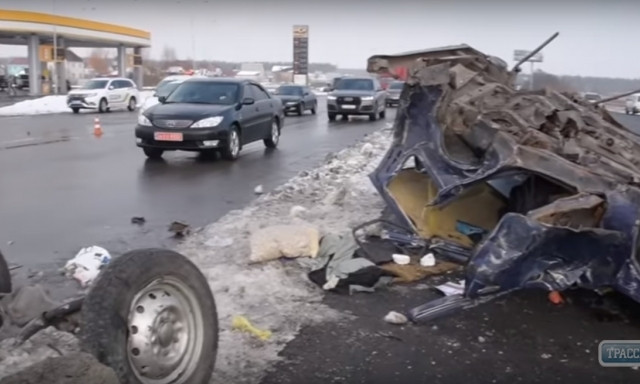 На трассе Одесса – Киев случилась крупная авария: перевернулся автобус с детьми