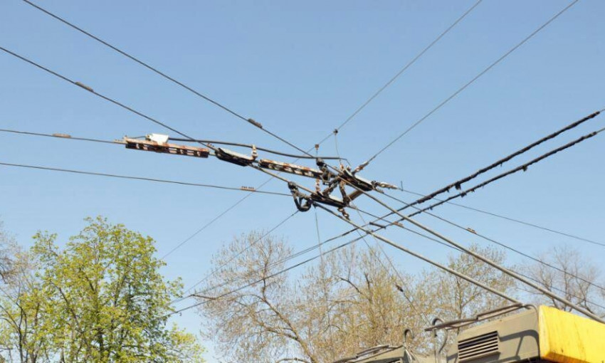 В центре Одессы оборвалась троллейбусная контактная сеть