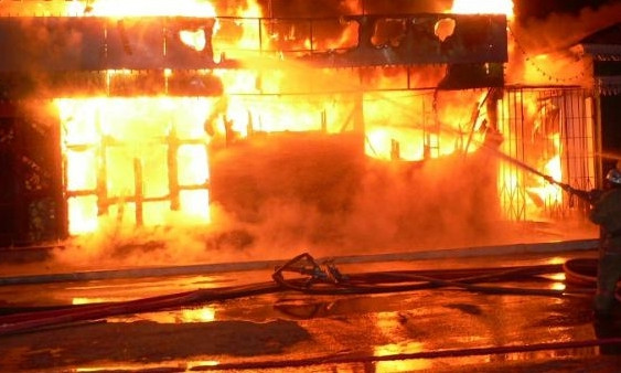 В Южном горели два магазина