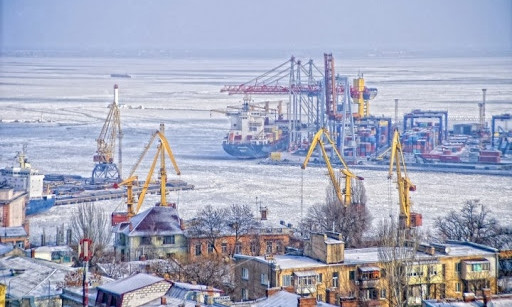 В Одесской области порты работают с ограничениями из-за непогоды 
