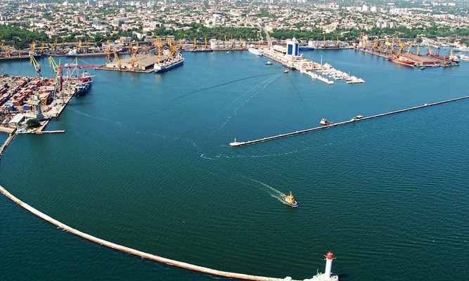 Одесский порт очерняют конкуренты, — глава Профсоюза ОМТП Владимир Зайков