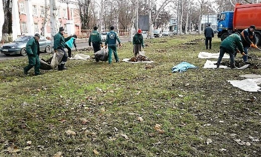 Одесские коммунальщики готовят город к весне