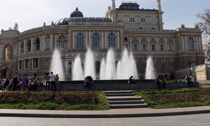 Одесские фонтаны снова радуют своей красотой и прохладой