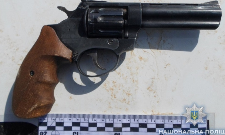 У прохожего в Измаиле обнаружили пистолет