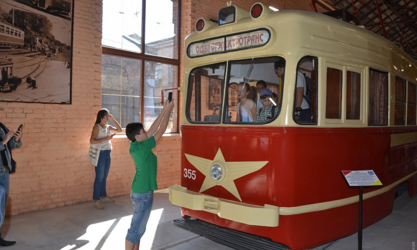 Экскурсия в уникальном музее: «побибикали» и посмотрели на трамвай Oddysey