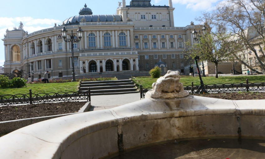 В Одессе начинают запускать городские фонтаны