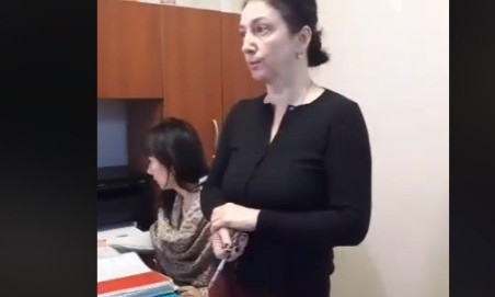Скандал в одесской школе №96: писавшая оскорбления женщина объяснилась, а директриса отказалась от комментариев (ВИДЕО)