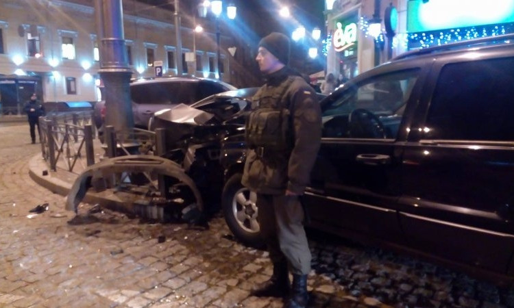Ночью в Одессе произошло ДТП (ФОТО)