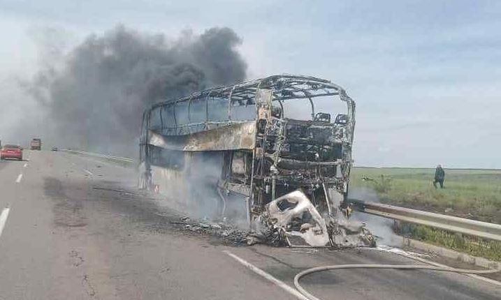 На трассе Киев-Одесса дотла сгорел автобус
