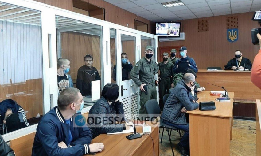 В Одессе во время заседания суда 7 подозреваемых вскрыли вены 