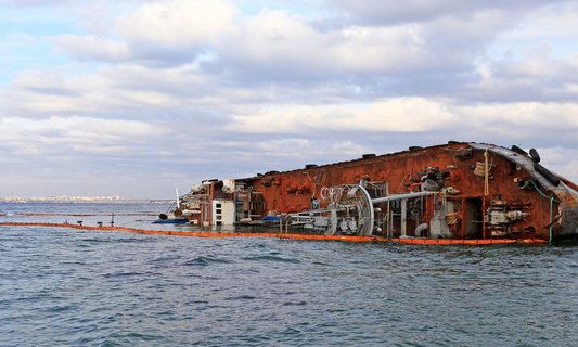 Муниципалы убрали все обломки корабля Delfi на пляже «Дельфин»