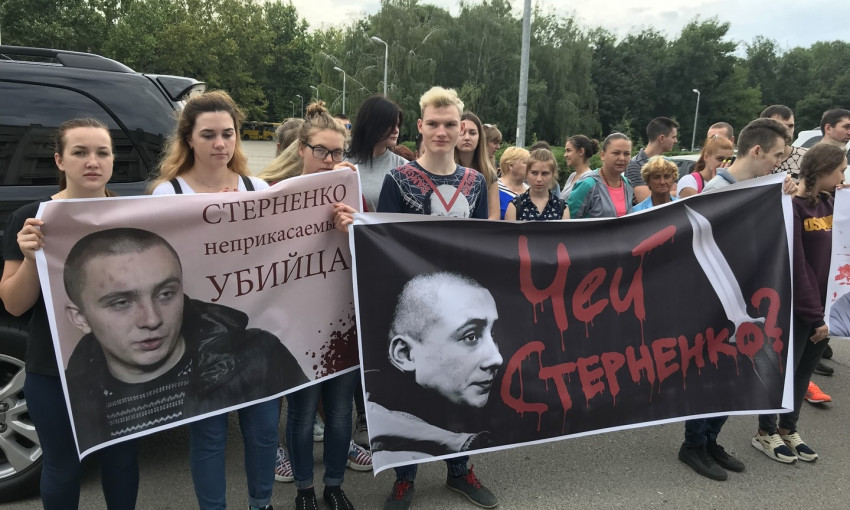 Под Одесской ОГА протестовали против покрытия «неприкасаемого убийцы»