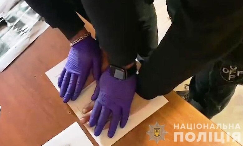 В Одессе хулиганы избили полицейского – преступников не урезонили даже пули 
